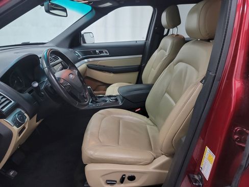 Used 2016 Ford Explorer XLT w/ Equipment Group 202A image 12