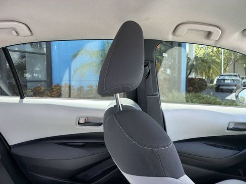Used 2022 Toyota Corolla LE FWD image 16