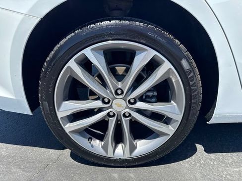 Used 2024 Chevrolet Malibu LT FWD image 9