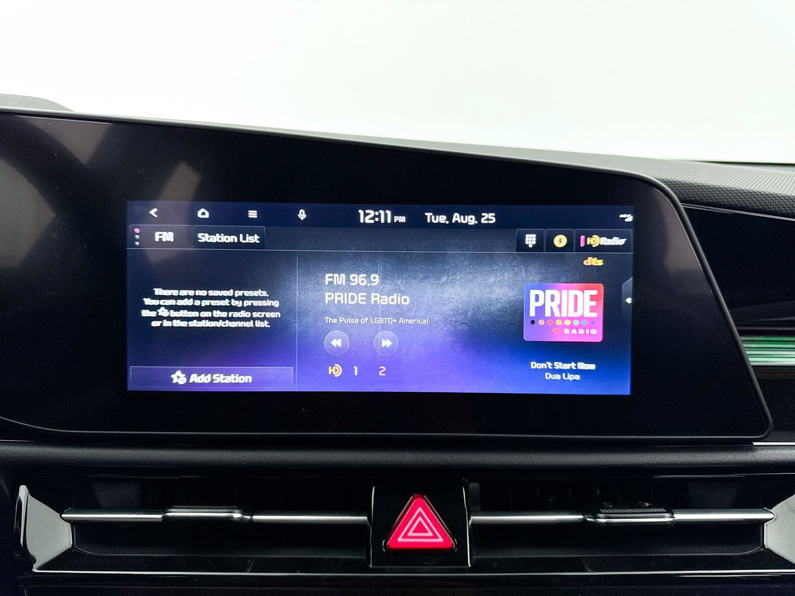 Used 2023 Kia Niro EX FWD image 5