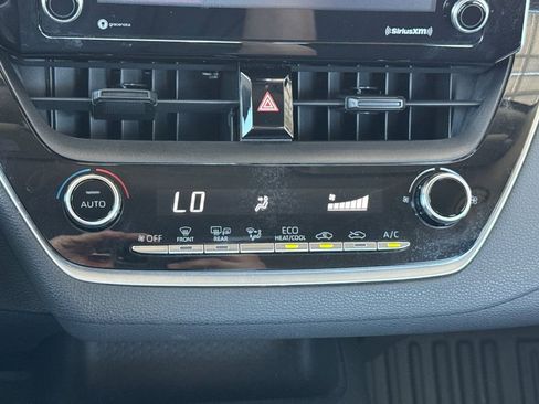 Used 2021 Toyota Corolla LE FWD image 28