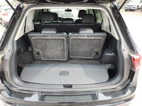 Used 2020 Volkswagen Tiguan SE image 24