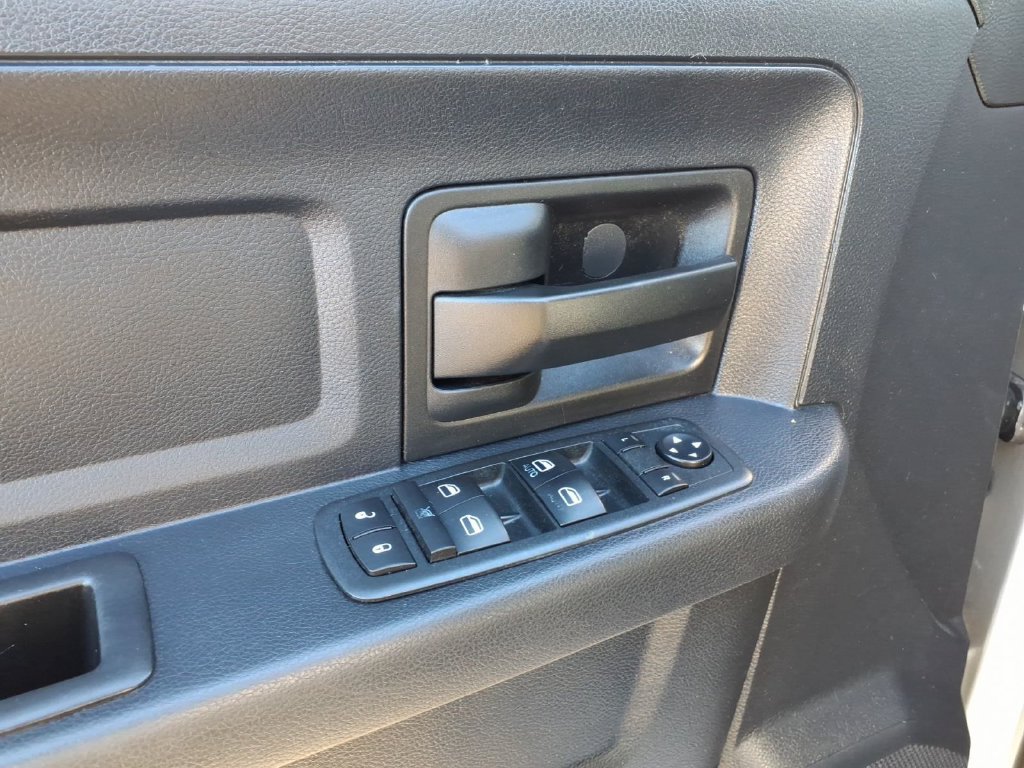 Used 2015 RAM 1500 Express AWD/4WD image 4