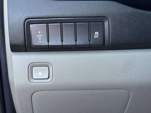 Used 2015 Kia Sedona EX FWD image 31