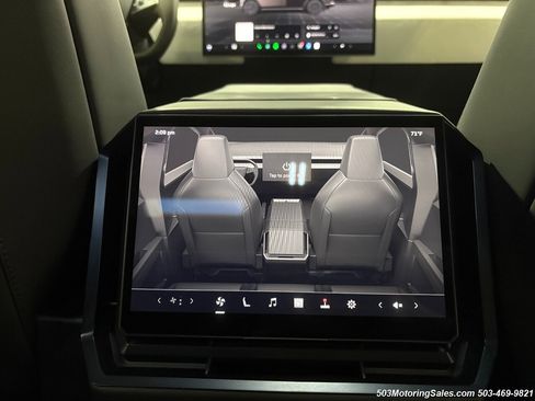 Used 2024 Tesla Cybertruck AWD Crew Cab image 26