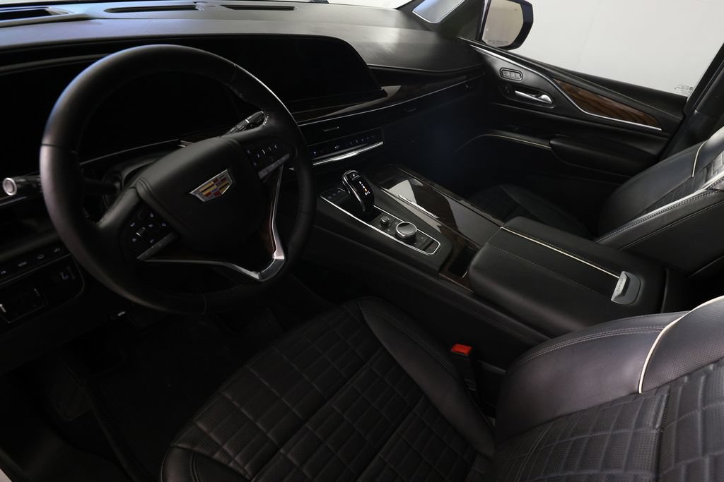Used 2022 Cadillac Escalade Sport Platinum w/ Heavy-Duty Trailer Package AWD/4WD image 20