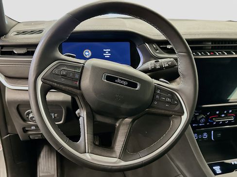 Used 2024 Jeep Grand Cherokee L Limited w/ Luxury Tech Group II image 18