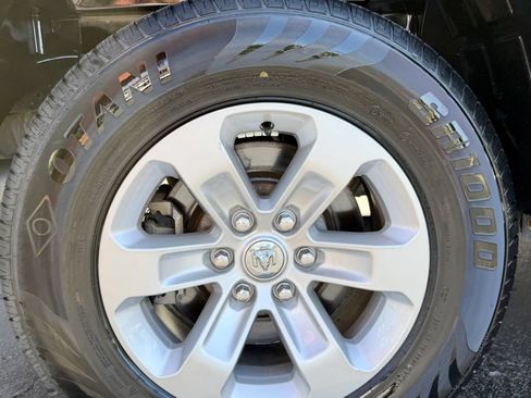 Used 2019 RAM 1500 Laramie AWD/4WD image 27