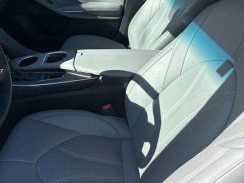 Used 2020 Toyota Avalon XLE image 6