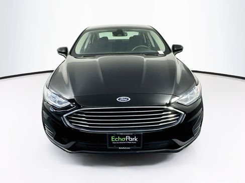 Used 2020 Ford Fusion SE FWD image 2