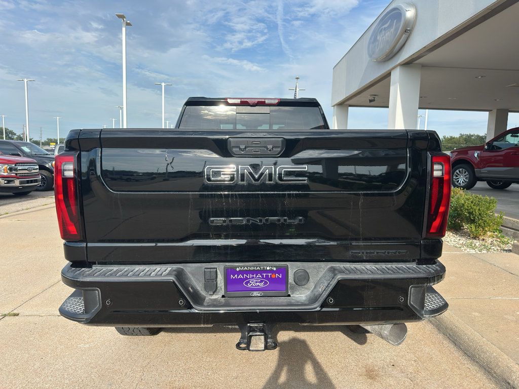 Used 2026 GMC Sierra 2500 Denali Ultimate w/ LPO, Black Badging Package AWD/4WD image 15