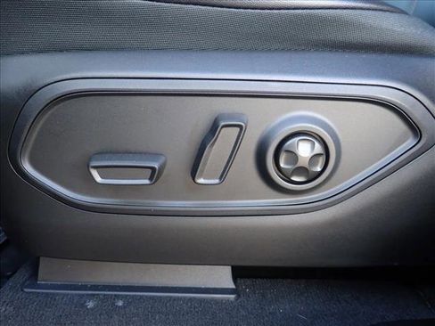 New 2026 Jeep Grand Cherokee Limited w/ Luxury Tech Group II image 14