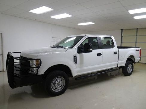 Used 2019 Ford F250 XL w/ Power Equipment Group AWD/4WD image 3