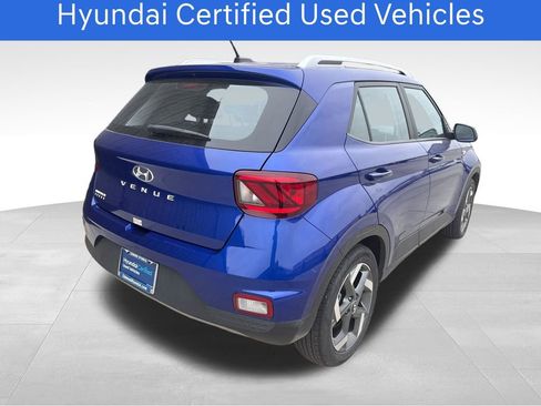 Certified 2025 Hyundai Venue SEL FWD image 7