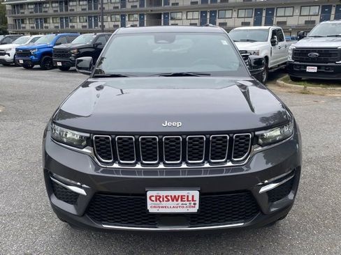 Used 2025 Jeep Grand Cherokee Limited image 10