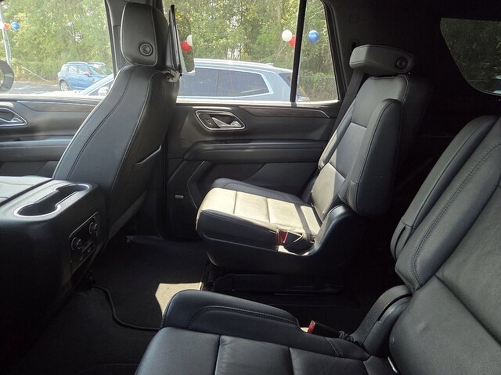 Used 2021 Chevrolet Tahoe Z71 w/ Rear Media and Nav Package AWD/4WD image 4