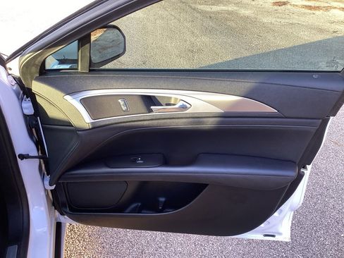 Used 2019 Lincoln MKZ Premiere image 22