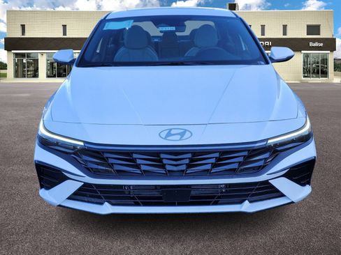 New 2026 Hyundai Elantra Limited FWD image 8