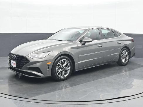 Used 2022 Hyundai Sonata SEL w/ Convenience Package FWD image 2