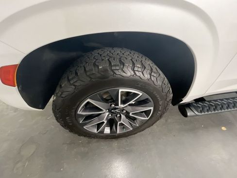 Used 2021 Chevrolet Tahoe Z71 w/ Rear Media and Nav Package image 34