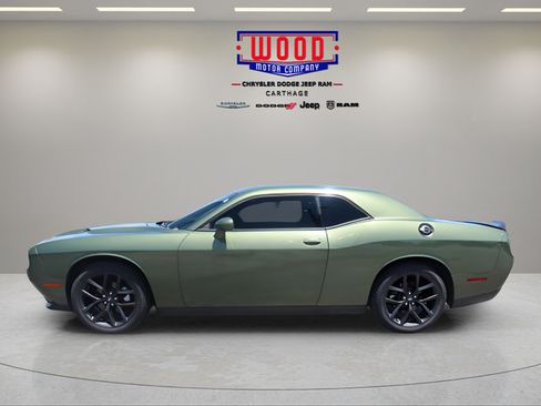 Used 2021 Dodge Challenger SXT w/ Blacktop Package RWD image 2