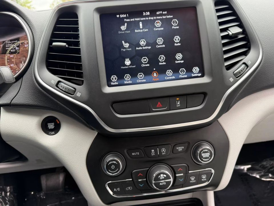 Used 2022 Jeep Cherokee Latitude Lux AWD/4WD image 25