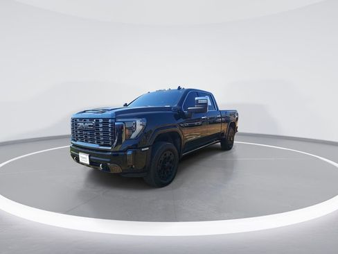 Used 2024 GMC Sierra 2500 Denali Ultimate AWD/4WD image 4
