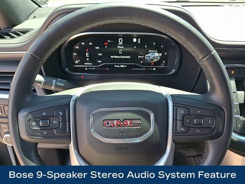 Used 2023 GMC Yukon SLT AWD/4WD image 4