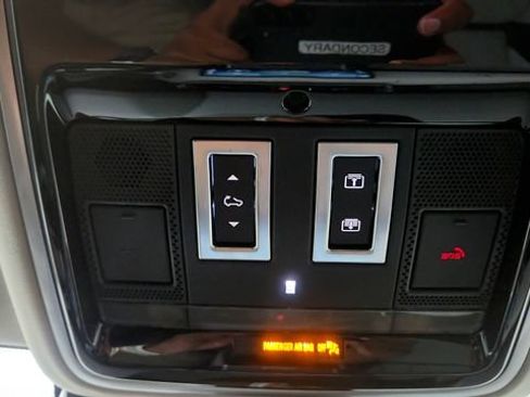 Used 2025 Land Rover Range Rover Velar Dynamic SE AWD/4WD image 72