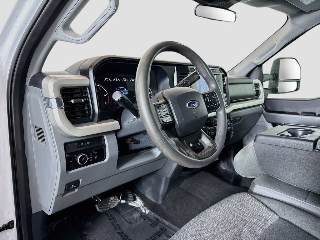 Used 2024 Ford F250 XLT w/ FX4 Off-Road Package AWD/4WD image 9