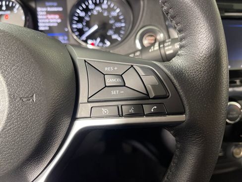 Used 2019 Nissan Rogue SV image 29