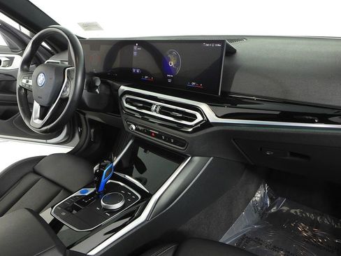 Used 2023 BMW i4 eDrive40 image 13