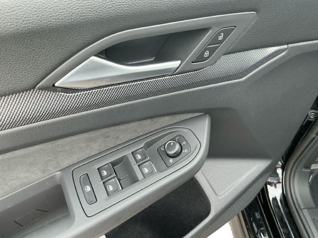 New 2026 Volkswagen GTI SE FWD image 16
