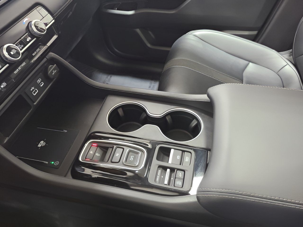Used 2024 Honda Pilot Touring image 33
