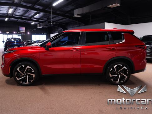 Used 2023 Mitsubishi Outlander SE image 4