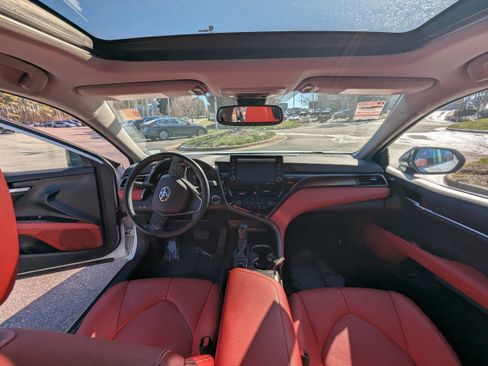 Used 2021 Toyota Camry XSE image 12