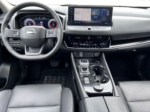 Used 2025 Nissan Rogue SL w/ Tech Package AWD/4WD image 3