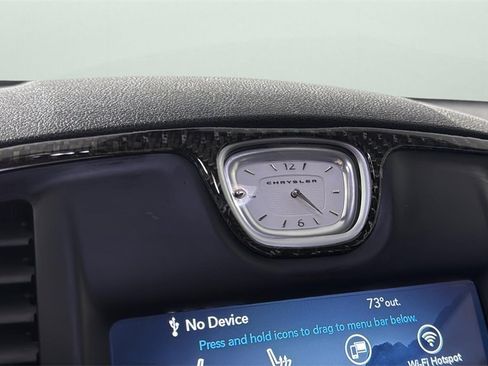 Used 2022 Chrysler 300 Touring L image 23