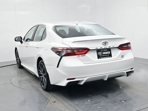 Used 2023 Toyota Camry SE image 6
