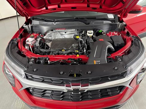 New 2026 Chevrolet Trax LS w/ LS Convenience Package FWD image 39