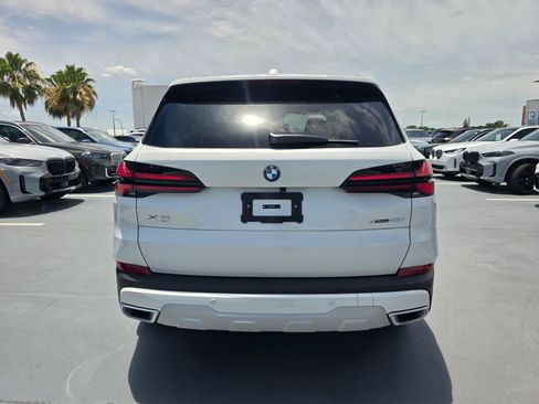 New 2026 BMW X5 xDrive40i w/ Premium Package AWD/4WD image 4