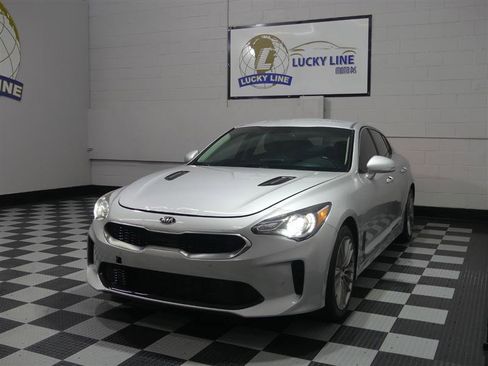 Used 2018 Kia Stinger image 4