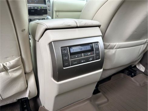 Used 2016 Lexus GX 460 w/ Premium Package AWD/4WD image 19