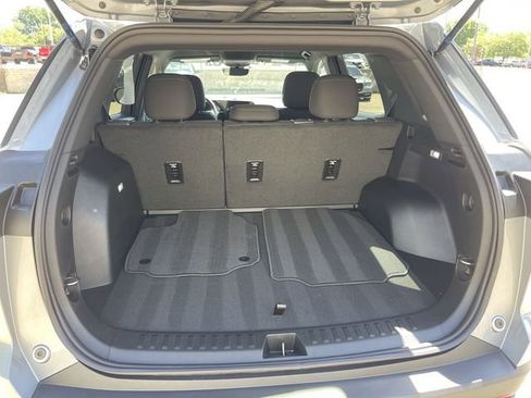 Used 2026 Chevrolet Equinox LT w/ Safety and Technology Package FWD image 22