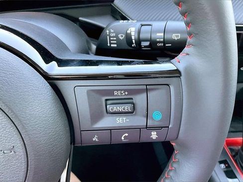 Certified 2025 Nissan Kicks SR image 17