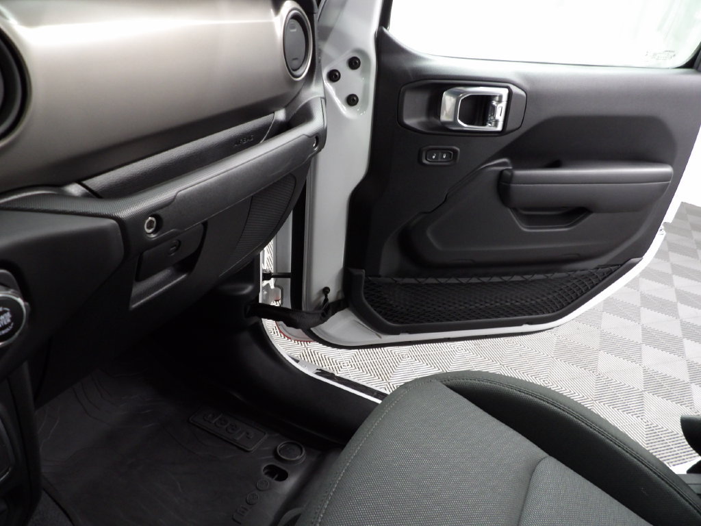 Used 2021 Jeep Gladiator Sport AWD/4WD image 26
