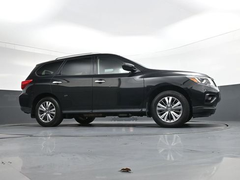 Used 2020 Nissan Pathfinder SV image 36