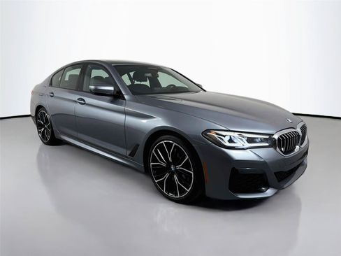 Used 2021 BMW 540i w/ Executive Package RWD image 3