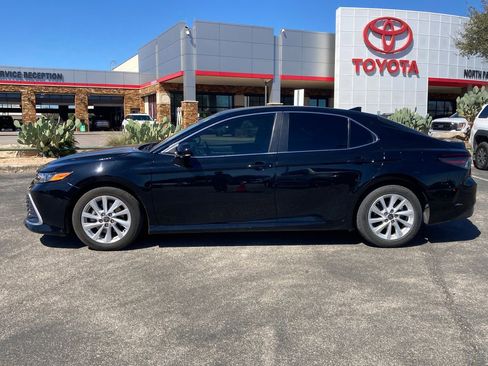 Used 2023 Toyota Camry LE FWD image 8