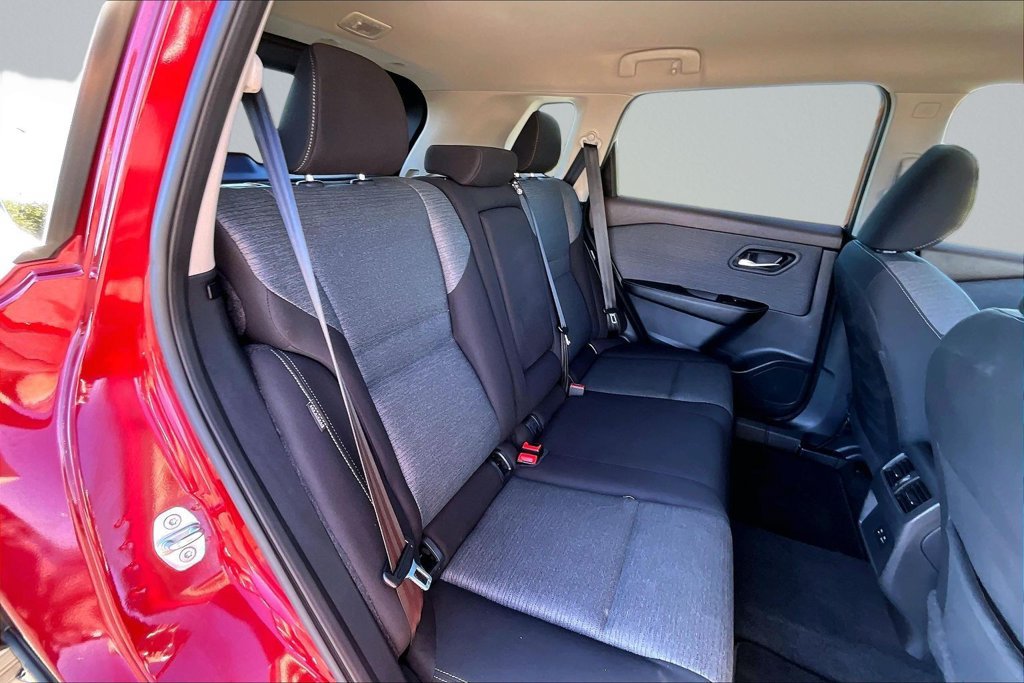 Used 2023 Nissan Rogue SV AWD/4WD image 24